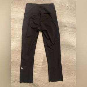 Women’s Lululemon capris with pockets
